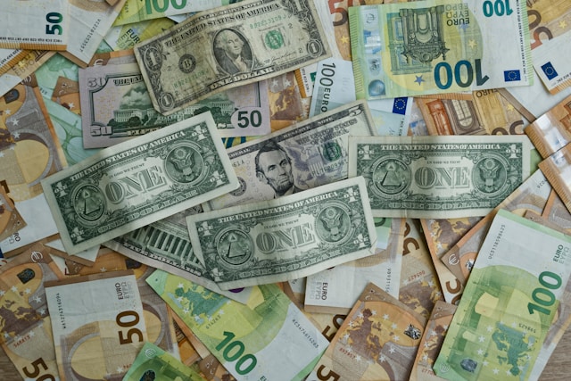 Exploration approfondie de la géopolitique et son impact sur les fluctuations des devises